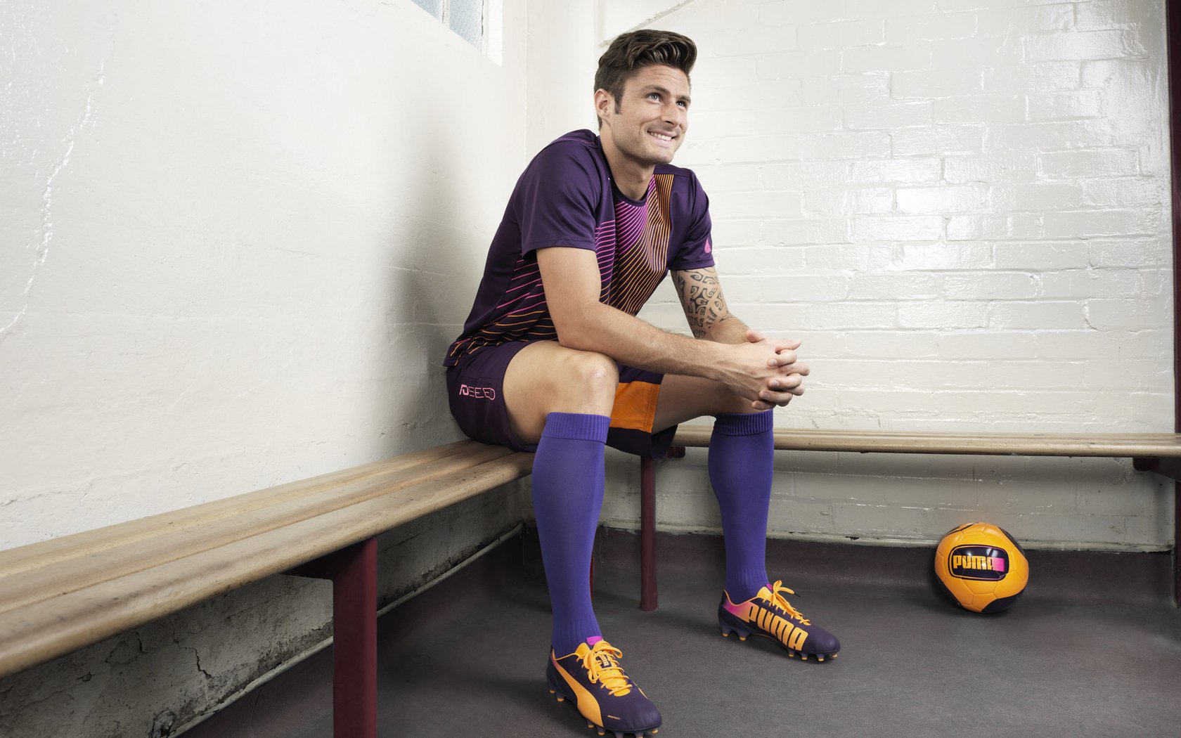 以足球为主题的文化产业项目不断创新发展，关于足球文化的征文600字作文